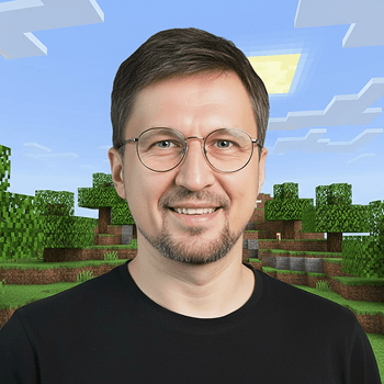 <b>Кирилл Семенов</b>